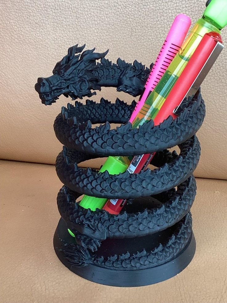 Porta-canetas Dragão